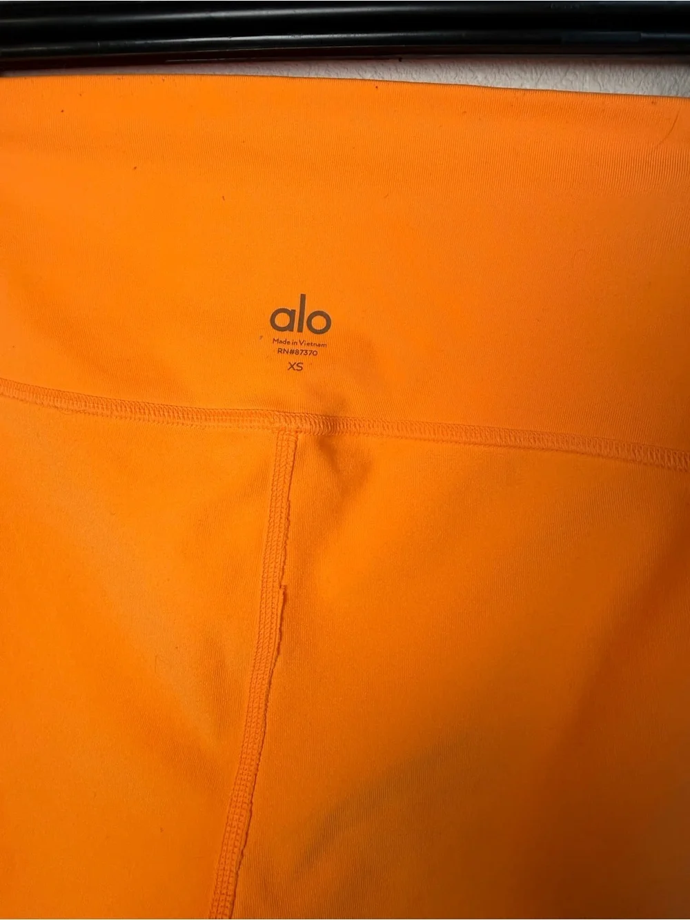 Alo Yoga Neon Orange Airbrush 7” High Waist Biker Shorts XS